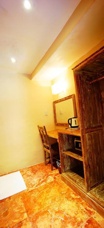 Puri Wisata Balinese Style Hotel Seminyak Habitación foto